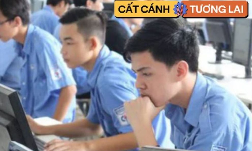 Việt Nam có 3 ngành học đang 'khát' hơn 20.000 nhân lực: Có ngành lương hơn 100 triệu/tháng, có ngành đi học không mất tiền còn được hưởng trợ cấp 