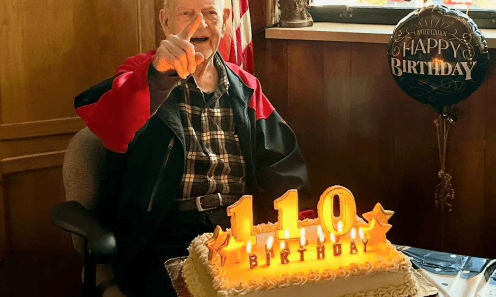 Cụ ông 110 tuổi vẫn có thể lái xe ô tô, chưa từng mắc ung thư hay bệnh tim: Nhờ 3 bí quyết tốt cả thế chất lẫn tinh thần