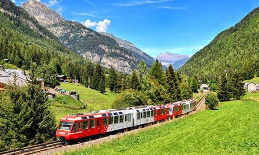 Chuyến tàu chậm nhất thế giới có gì: Là “cánh cửa dẫn tới dãy Alps”, đi 290km mất tới 8 giờ, giá vé 13 triệu đồng nhưng không đặt nhanh thì hết chỗ