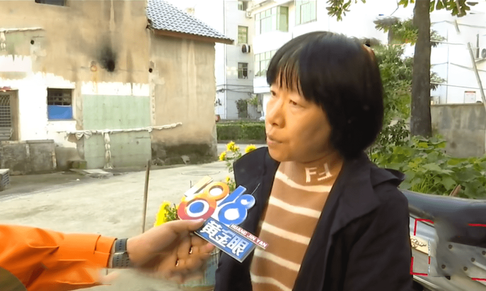 Mang 800 triệu đồng tiền tiết kiệm đi mua bảo hiểm để cho 2 con học đại học, 10 năm sau đến rút thì được thông báo: “63 năm nữa bà hãy quay lại”