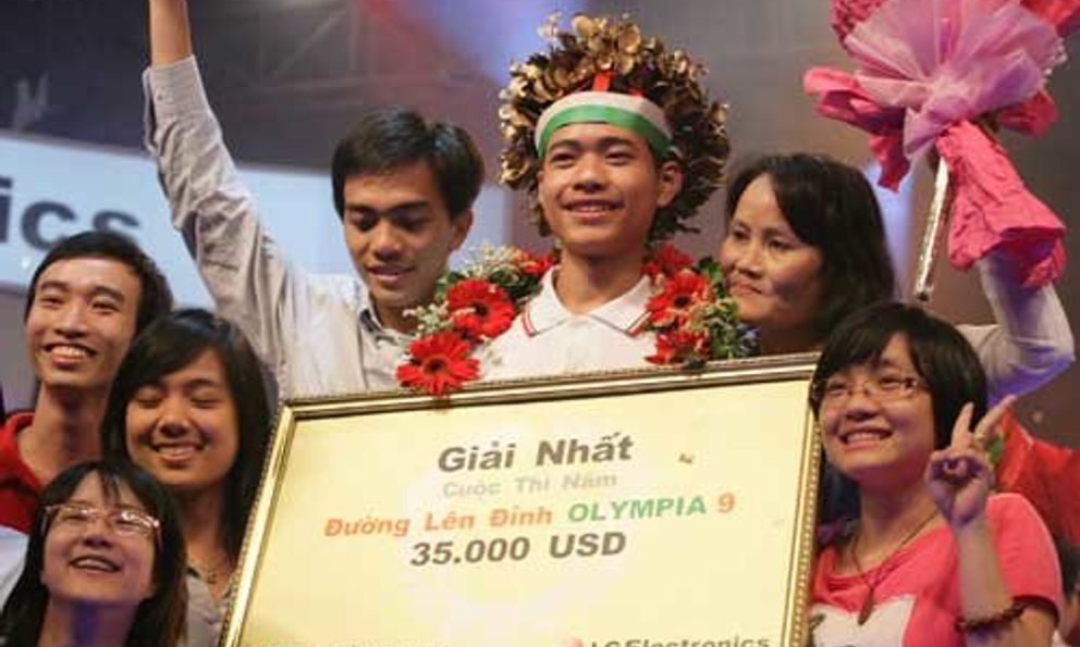 1 quán quân Olympia có sự nghiệp rộng mở ở nước ngoài vẫn từ chối lương cao để về nước sau 13 năm vô địch, cuộc sống hiện tại gây bất ngờ