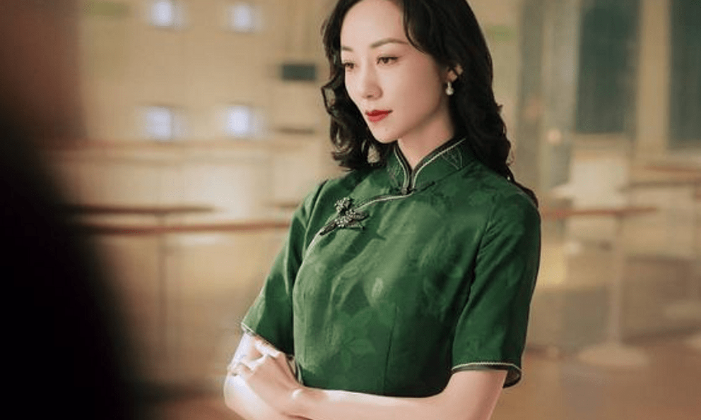 Một mỹ nhân showbiz sở hữu biệt thự 1.100 tỷ đồng, 15 tuổi được tặng chuyên cơ riêng: Gia thế hiển hách khiến ai cũng kiêng nể 