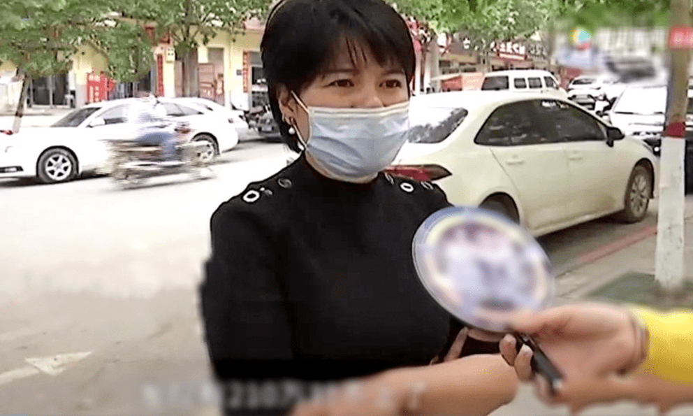 Người phụ nữ gửi tiết kiệm 7 tỷ đồng, 1 năm sau còn 0 đồng, nhân viên thông báo: Chúng tôi đã giúp cô cho vay kiếm lời, 20 năm nữa trả lại”