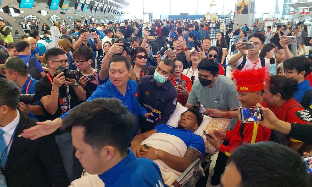  Xuân Son dự kiến được phẫu thuật ngay chiều tối nay tại BV của tỷ phú Phạm Nhật Vượng - nơi từng điều trị cho loạt cầu thủ nổi tiếng, đạt tiêu chuẩn của LĐBĐ châu Á