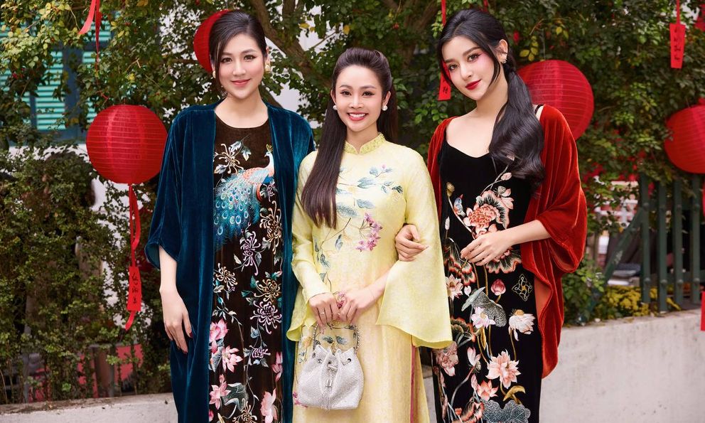 2 Á hậu hiếm hoi cùng tái xuất tại show của NTK Ngọc Lan: Nhan sắc đỉnh cao thế nào mà dân tình đều trầm trồ?
