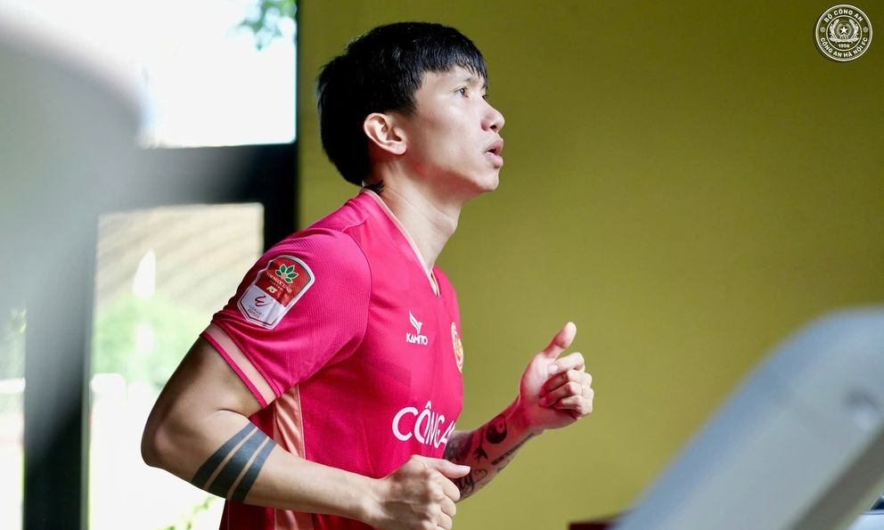 Văn Hậu đang làm gì sau chấn thương kể từ năm 2023: Liên tục vắng bóng trên sân cỏ nhưng vẫn được được lòng người hâm mộ nhờ 1 điều