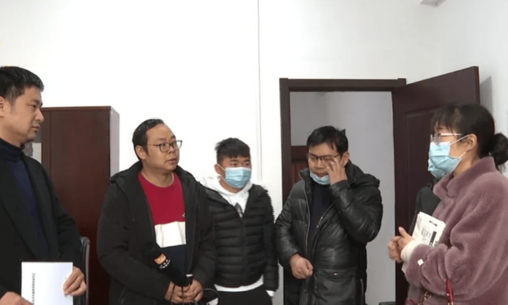 Người đàn ông bán căn hộ 105m2 được 15 tỷ đồng, 1 năm sau 7 người đến nhận là chủ sở hữu, tòa án tuyên bố: Không thuộc về ai cả 