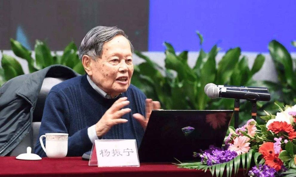 Bí quyết trường thọ của giáo sư 102 tuổi từng đạt giải Nobel: Làm 5 điều quan trọng, không phải uống nhiều nước hay chạy bộ
