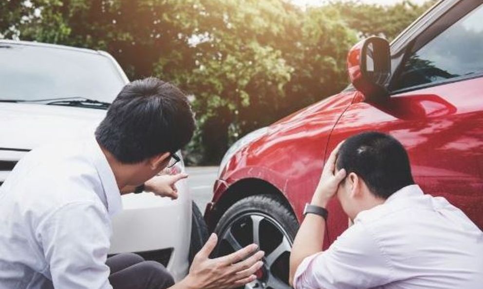 Người đàn ông mua bảo hiểm ô tô, khi pin hỏng, thay mới mất 448 triệu nhưng chỉ được bồi thường hơn 103 triệu đồng: Công ty bảo hiểm giải thích 