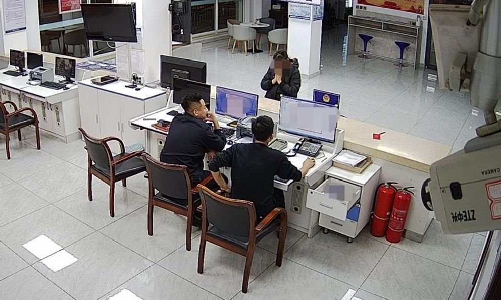 Người phụ nữ thất nghiệp ở căn hộ cao cấp, lái BMW, giao dịch hơn 103 tỷ đồng trong 6 tháng: Cảnh sát theo dõi, phanh phui cả 1 đường dây lừa đảo