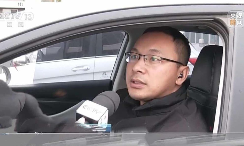 Người đàn ông chi hơn 401 triệu đồng mua xe điện, mới chạy được 3 tháng pin xe đã bị khoá, showroom tuyên bố: 