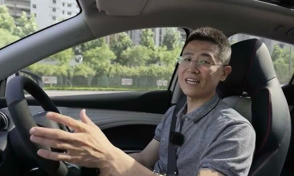 Người đàn ông chi 524 triệu đồng mua xe điện Trung Quốc, 3 năm sau pin xe bỗng bị khoá liền gọi điện khiếu nại, nhà sản xuất bức xúc cho biết: 