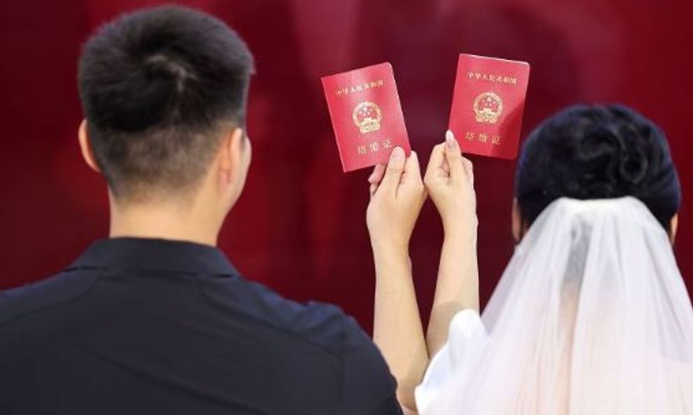 Công ty hơn 1.200 lao động bị “tuýt còi” vì ra “tối hậu thư” yêu cầu nhân viên phải kết hôn trước 30/9 nếu không sẽ đuổi việc