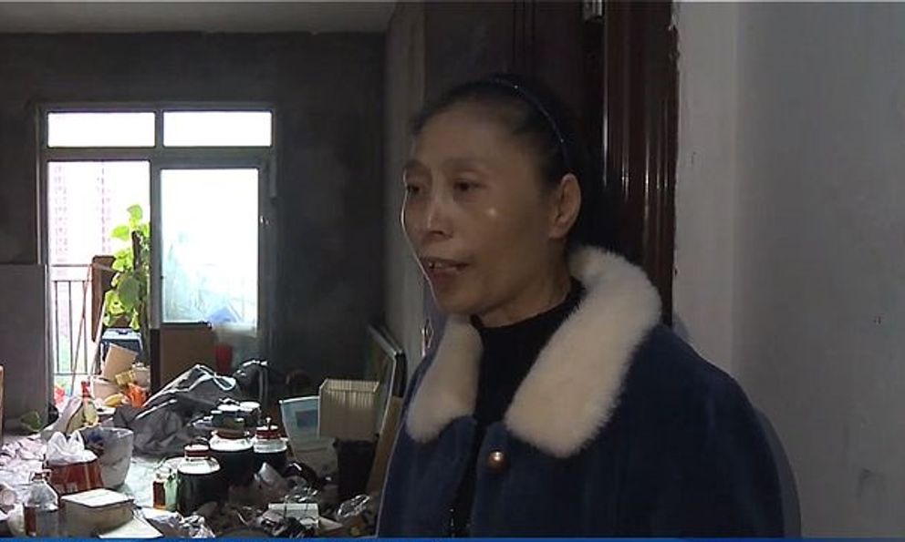 Người phụ nữ mua nhà 10 năm không ở, vừa chuyển đến phát hiện hàng xóm nuôi chó bên trong, ban quản lý khẳng định: “Chúng tôi cho phép”