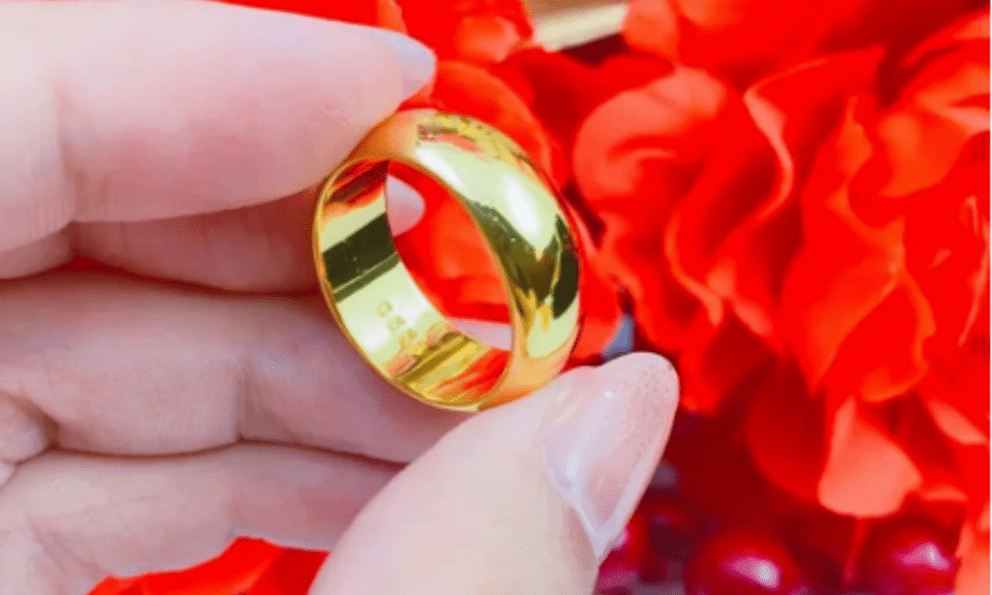 Khách Hà Nội mua nhẫn vàng 18k giá gần 11 triệu đồng, nhưng chỉ nhận được 6 phân vàng: Cửa hàng trang sức trả lời thế nào?