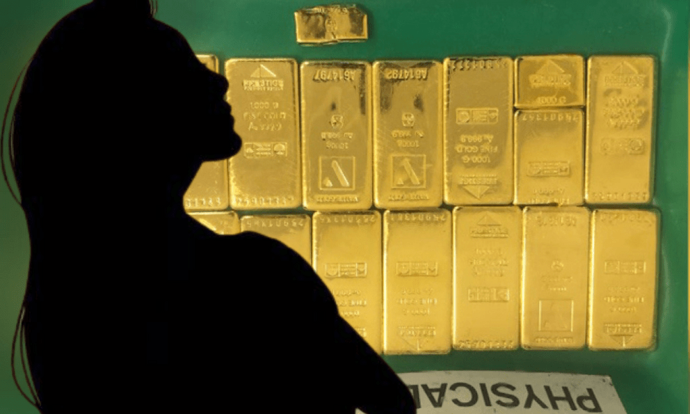  1 nữ diễn viên bị tịch thu 15kg vàng trong người ngay tại sân bay: Cảnh sát khám xét nhà riêng phát hiện thêm 14 tỷ đồng