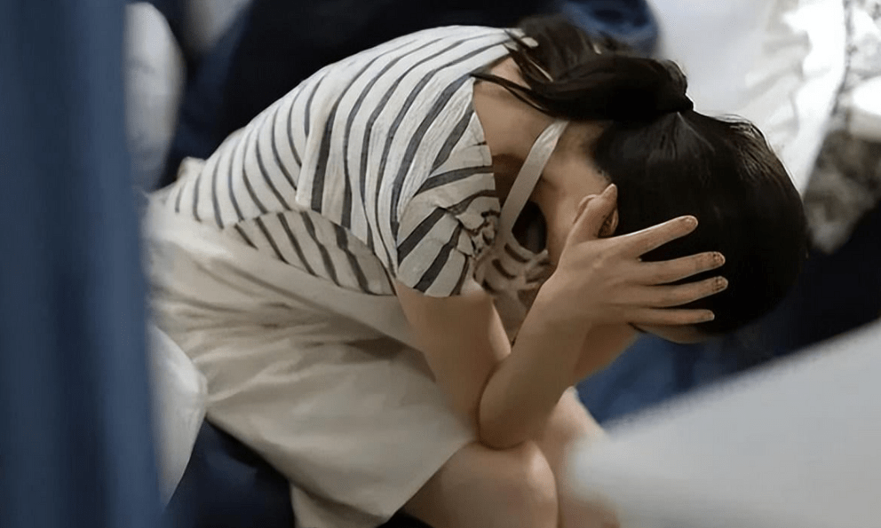  Người phụ nữ nhận được 1,7 tỷ đồng tiền chuyển khoản nhầm liền trả lại, 2 tháng sau bất ngờ bị toà án triệu tập: “Chị bị truy tố vì tiếp tay cho tội phạm lừa đảo”