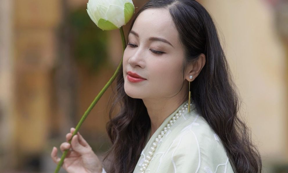 Sau 25 năm đăng quang, 1 nàng hậu 7X bất ngờ tái xuất, gây chú ý với nhan sắc và cuộc sống hiện tại