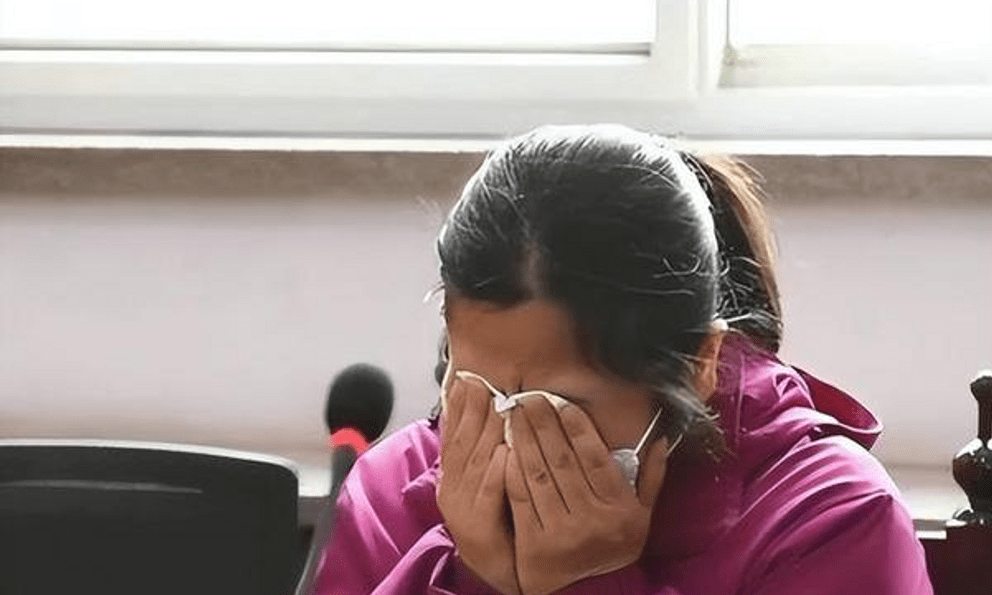 2 chị gái góp tiền mua nhà cho bố mẹ, đến khi bán được 4,2 tỷ đồng, em trai đòi chia tiền, còn đâm đơn kiện: Tòa phán quyết chia lại toàn bộ tài sản