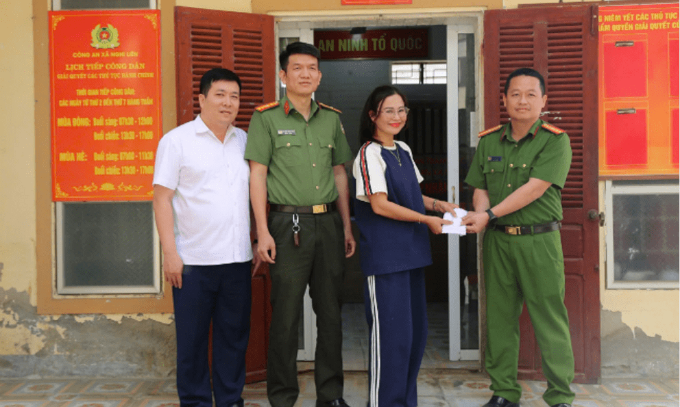 Đánh rơi vòng tay 300 triệu đồng ở sân bay, người phụ nữ Hà Nội được nhận lại tài sản như thế nào?