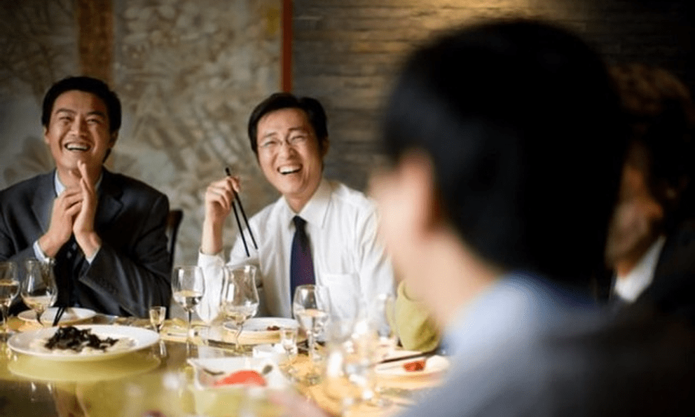 Cho sếp vay 420 triệu đồng, nhưng lúc trả, tôi chỉ nhận được 350 triệu: 4 tháng sau nhận về 1 thứ quý hơn vàng