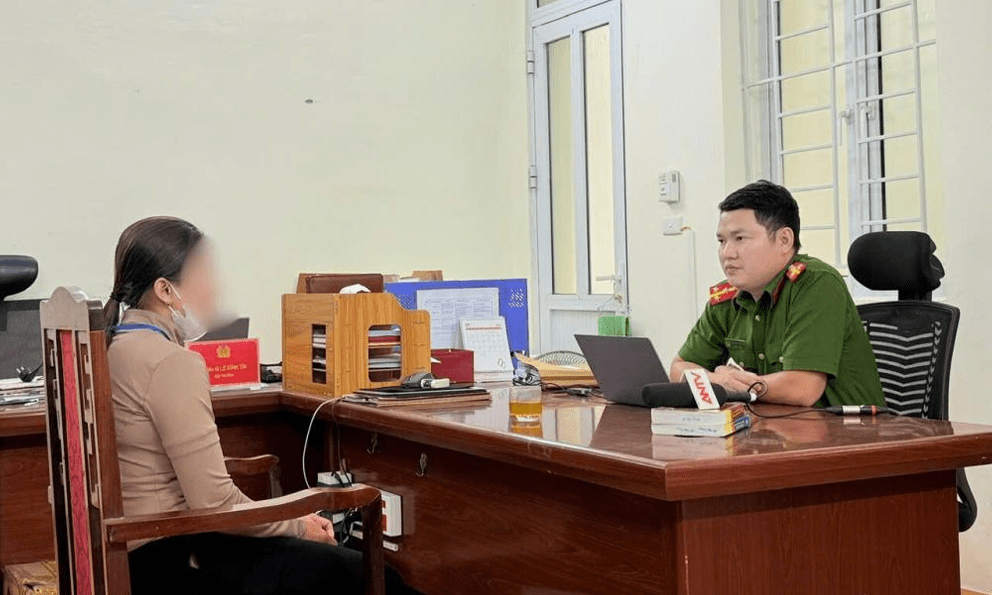 Chuyển khoản nhầm cho shipper 16K, người phụ nữ thao tác lấy lại tiền thì mất sạch 400 triệu đồng: Thủ đoạn lừa đảo tinh vi liên quan đến ship hàng 