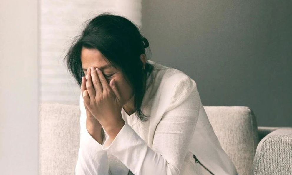 Khách hàng mất trắng hợp đồng bảo hiểm 1 tỷ đồng vì quên đóng phí, công ty thông báo: Do chị đi nước ngoài nên không thể liên lạc