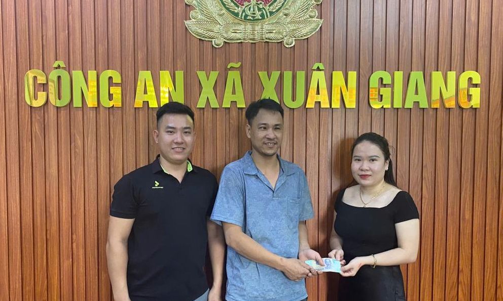 Nhận được 10 triệu đồng chuyển khoản từ STK VPBank, người phụ nữ liền báo công an xã nhờ xác minh thông tin 