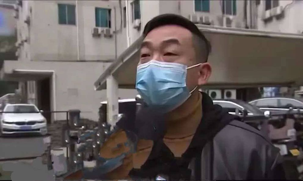 Người đàn ông mua bảo hiểm 3,3 tỷ đồng cho con, 7 năm sau cần tiền đi rút thì được thông báo: “Chỉ giải ngân khi con anh mất”