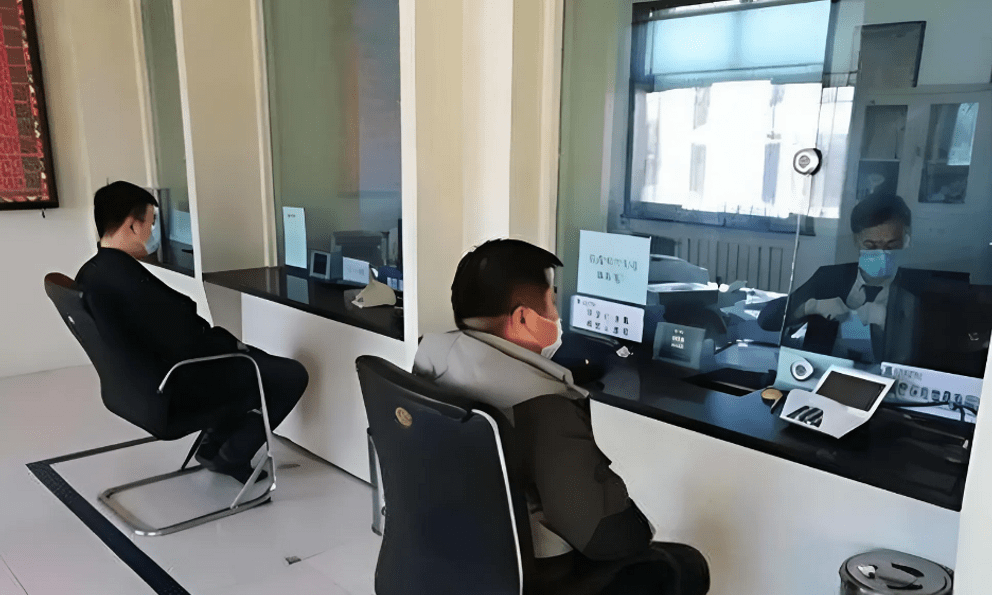 Người đàn ông vay 14 tỷ đồng mua nhà, sau 4 năm từ chối trả nợ bị ngân hàng khởi kiện, tòa án phán quyết: “Anh không phải trả”