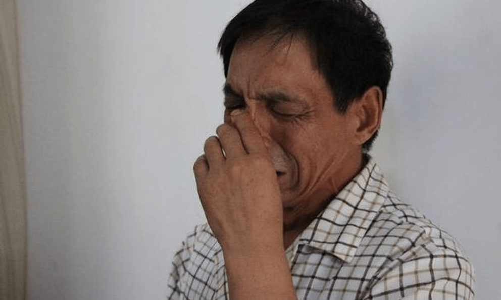 Cống hiến 10 năm, xin nghỉ ốm 2 tuần, người đàn ông bị sa thải, lập tức kiện công ty đòi đền bù 540 triệu đồng, tòa án: Ông chẳng được gì