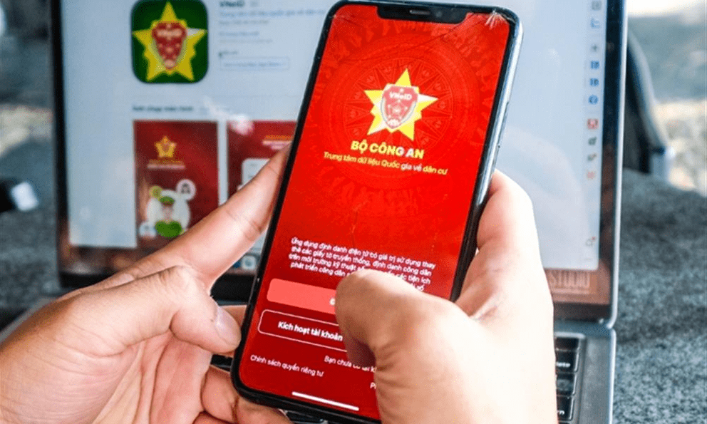 Sau sáp nhập, công an ra cảnh báo về thủ đoạn lừa đảo liên quan đến VNeID: Người dân có thể mất sạch tiền trong tài khoản  