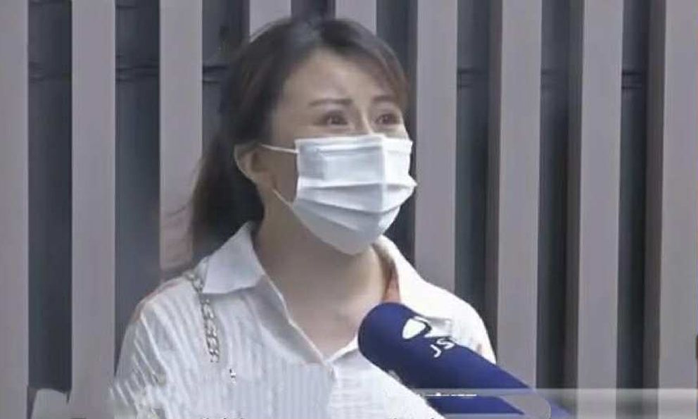 Người phụ nữ gửi tiết kiệm hơn 1 tỷ đồng, nhân viên ngân hàng lập tức dùng tiền mua bảo hiểm, bị phát hiện còn thách thức: “Chị làm lớn chuyện chúng tôi sẽ báo cảnh sát”