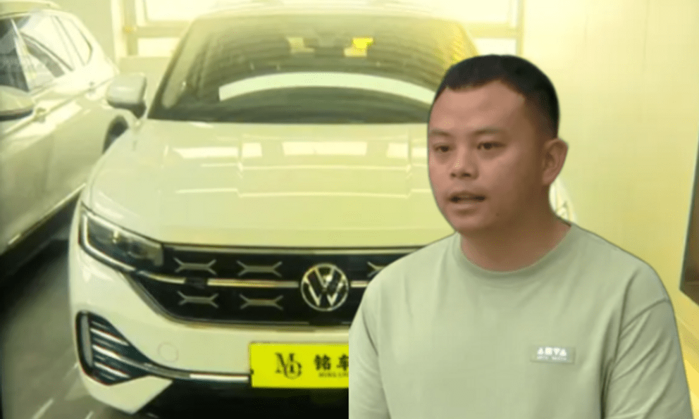 Người đàn ông mua ô tô 340 triệu đồng qua livestream, 12 ngày sau chủ cũ đòi lại, cửa hàng từ chối hoàn tiền: 