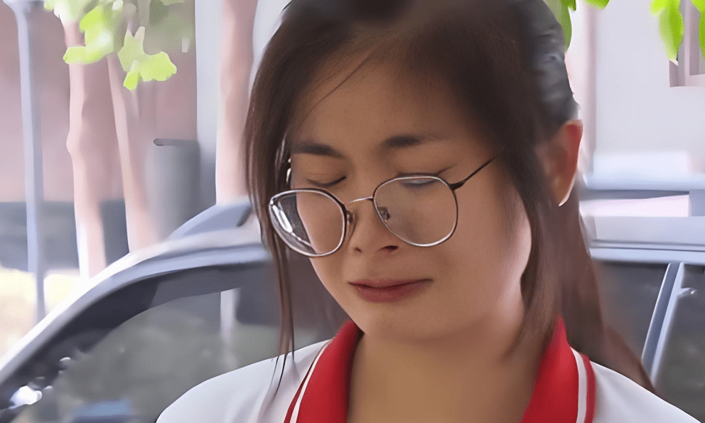 Nữ sinh được gia đình chi hơn 20 tỷ đồng nhập học trường quốc tế danh tiếng, 2 tháng sau ngỡ ngàng nhận thông báo: Em chưa từng trúng tuyển vào đây