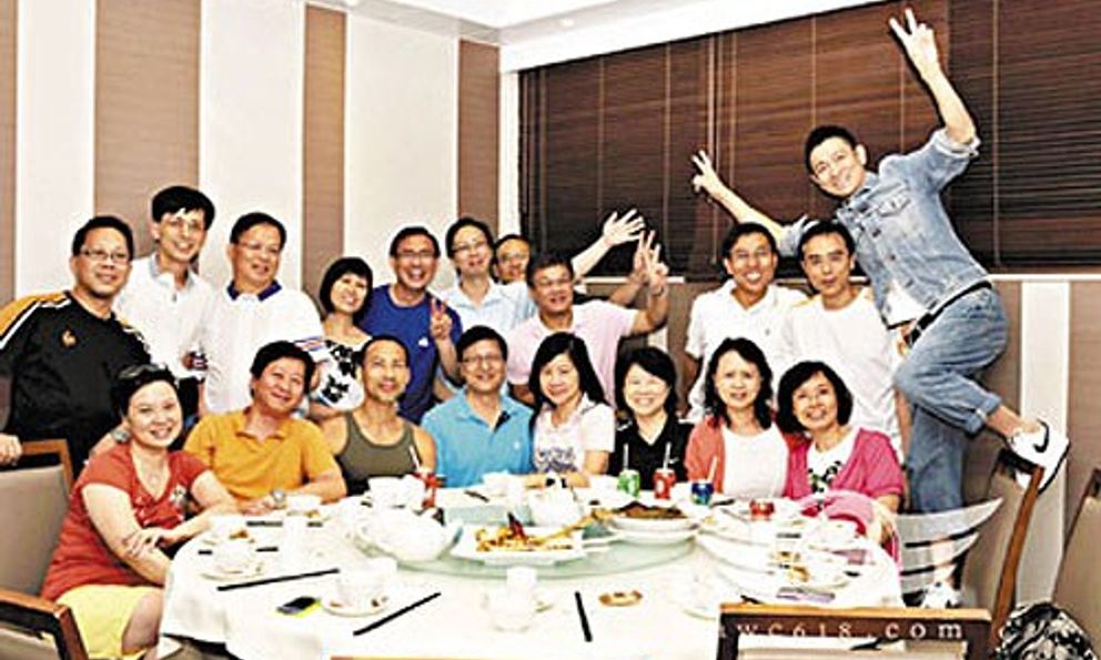 Đi họp lớp sau 30 năm nhưng đến nơi không ai nhận ra, nghe bạn học nói 1 câu tôi lập tức bỏ về, thề không bao giờ đi họp lớp nữa