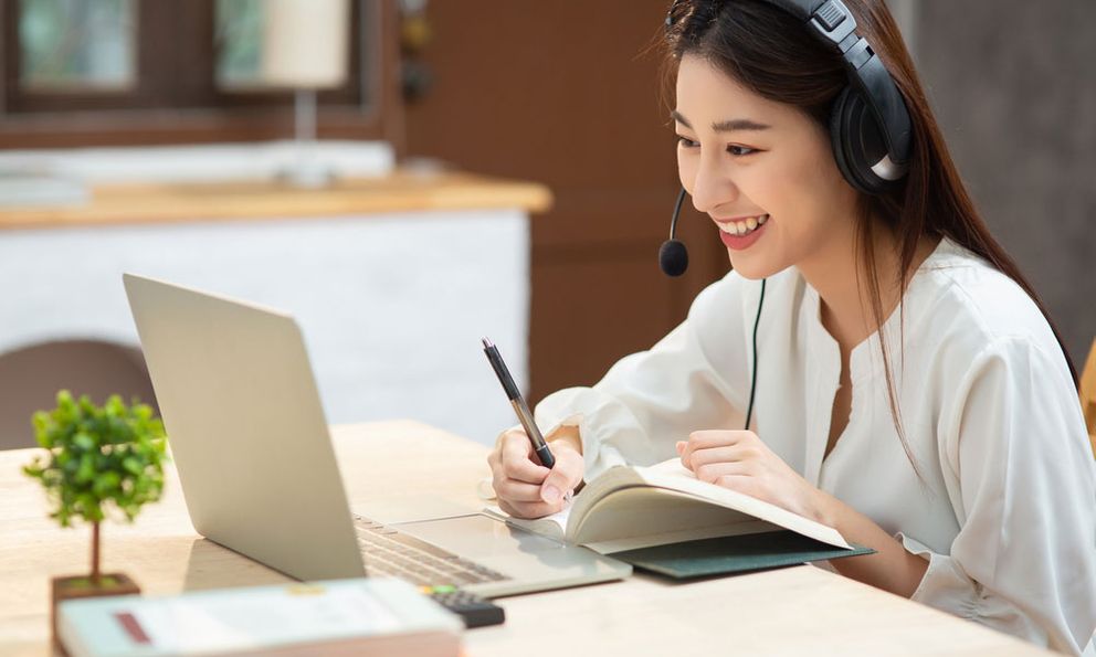 Từ 25/9 tới đây, người dạy và học bằng tiếng Anh, tiếng Trung… có thay đổi mới cần đặc biệt lưu ý