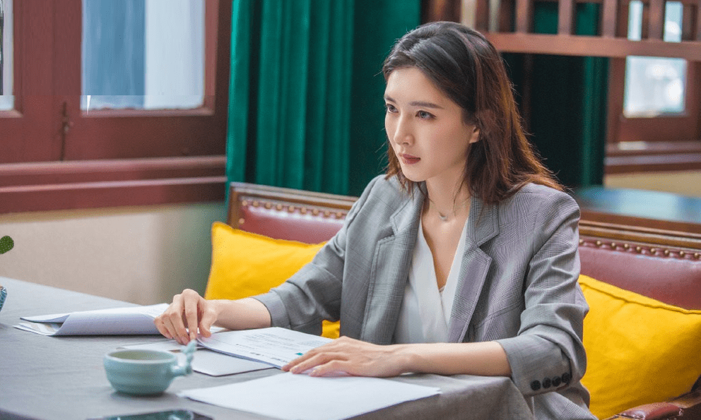 40 tuổi 3 lần mất việc, thu nhập giảm từ 130 triệu còn 18 triệu/tháng, người phụ nữ cay đắng nhận ra: Sau 35 tuổi, lợi thế kinh nghiệm, năng lực lại trở thành rào cản 