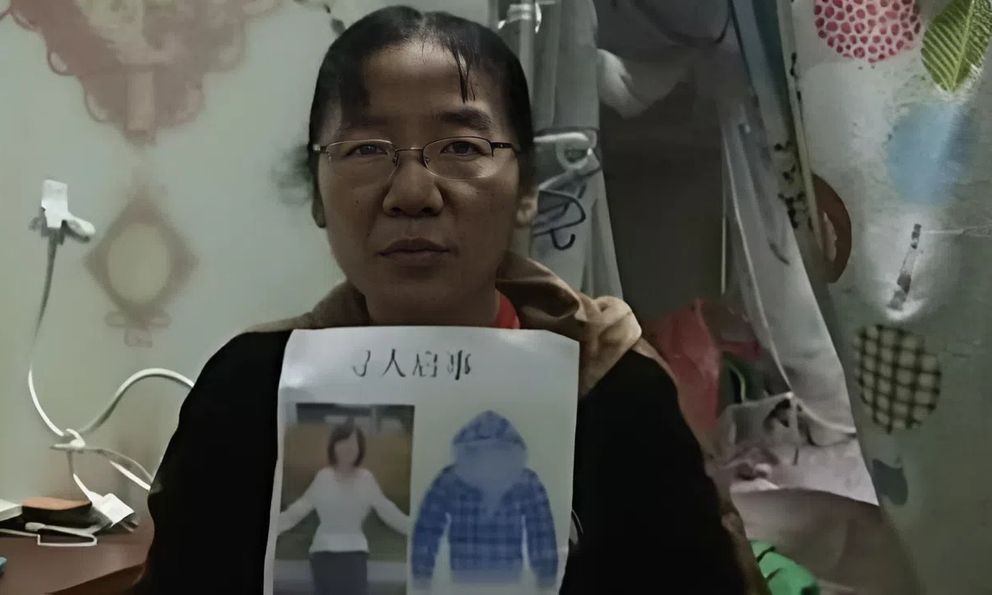 Nữ sinh được cả làng kỳ vọng mất tích bí ẩn sau khi tốt nghiệp, 12 năm sau phát hiện sống vô gia cư: Nguyên nhân với bố mẹ 