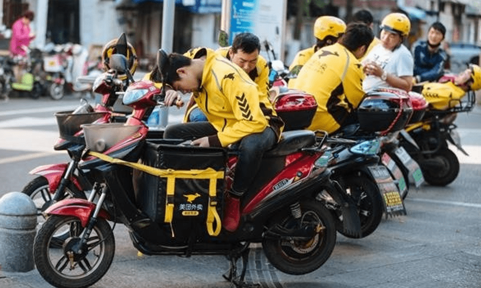 Shipper mỗi ngày bị trừ 11.000 đồng bảo hiểm tai nạn cho tài xế tự do, khi gặp biến cố lại bị trừ chối chi trả: Tòa phán 