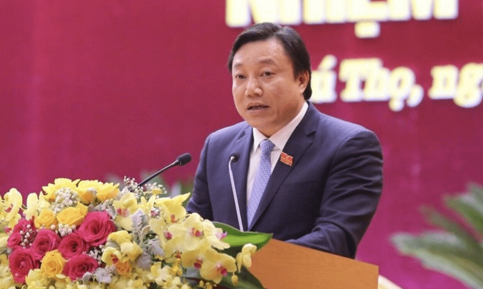 1 Phó Chủ tịch UBND tỉnh vừa nhận chức danh Giáo sư ngành y: Sở hữu cả bằng Thạc sĩ kinh tế, đến bằng ngôn ngữ Anh, đã được trao Huân chương Lao động