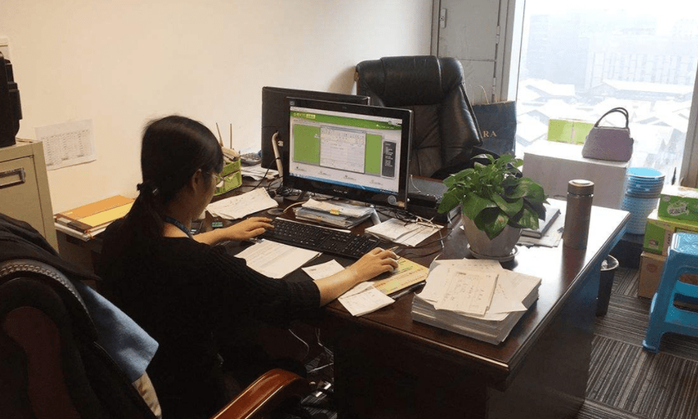 Nữ kế toán chuyển nhầm lương 2 lần cho 17 nhân viên gây thiệt hại 175 triệu đồng, tòa phán quyết: “Chỉ cần bồi thường cho công ty 7,5 triệu đồng”