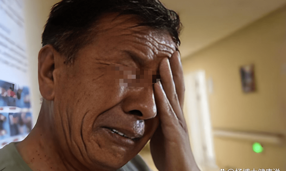 Ông cụ qua đời để lại 1 căn nhà và 4,8 tỷ đồng nhưng không có người thừa kế, họ hàng liền kiện đòi hưởng, tòa tuyên bố: “Tiền được lấy, nhà thì không”