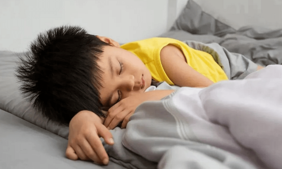 Trẻ có IQ cao, thông minh hơn người thường có 3 sở thích kỳ quặc này khi ngủ: Nếu con bạn có đủ thì xin chúc mừng