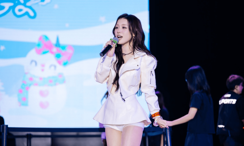  Không ngờ em xinh Han Sara lại làm đến mức này