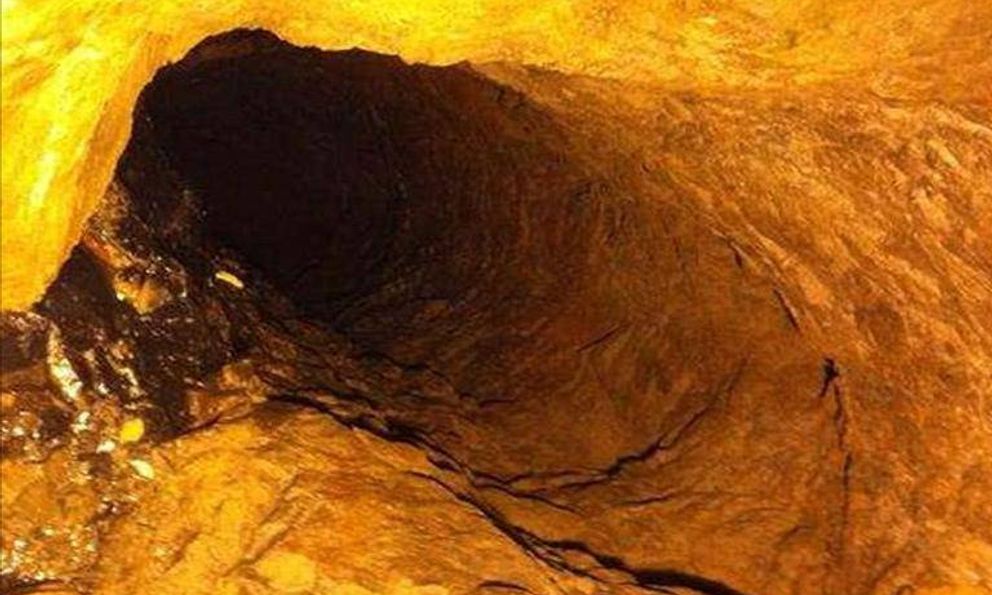 Phát hiện 1 mỏ vàng hơn 400 năm tuổi, trữ lượng hàng trăm tấn khi dùng mìn phá núi mở đường