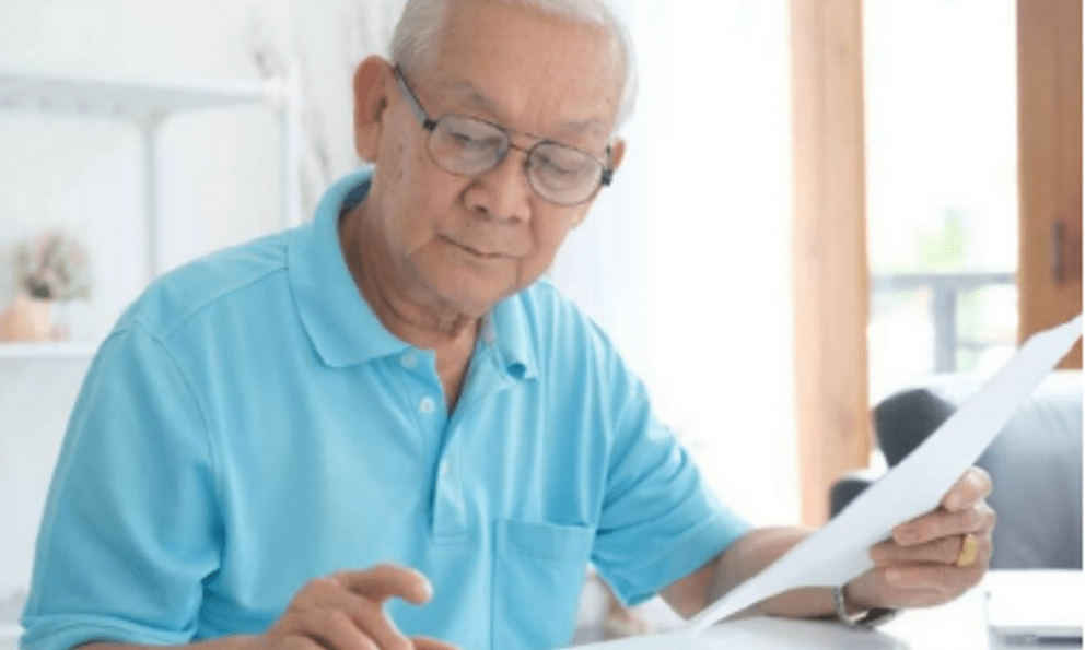 Cụ ông 75 tuổi có 2 tỷ đồng và 3 căn nhà, chia tài sản không để mình thiệt thòi: Phải giữ tiền dưỡng già, không thể trông chờ con cái