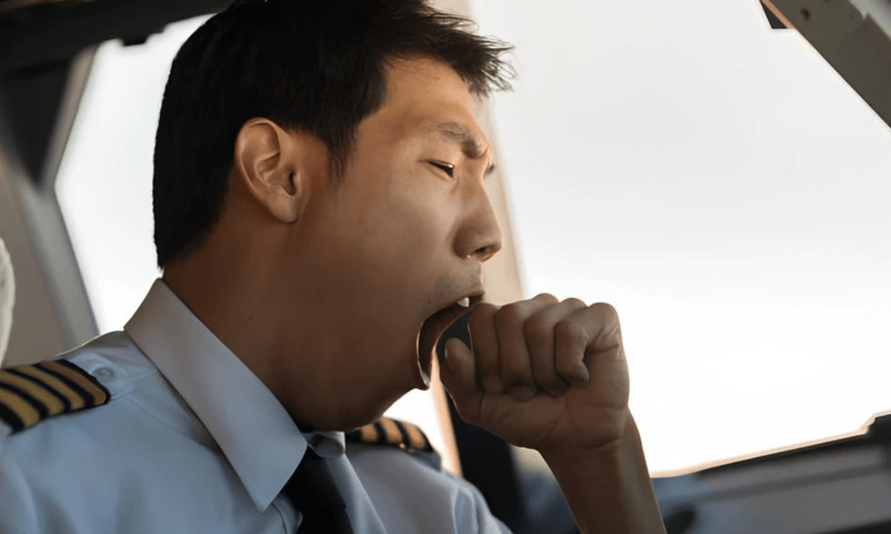 Phi công “ngủ” khi đang bay, chuyên gia khẳng định: Chuyện quá bình thường