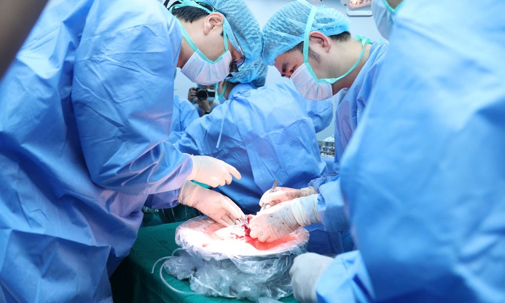 Bệnh viện 108 kích hoạt đồng thời 5 phòng mổ để ghép đa tạng từ người hiến chết não, cứu sống 6 bệnh nhân