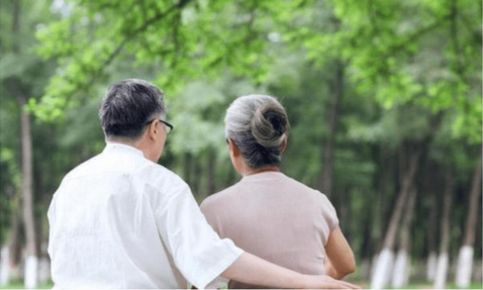 65 tuổi, lương hưu 37 triệu đồng/tháng, cụ ông vẫn làm bảo vệ, không yên tâm 